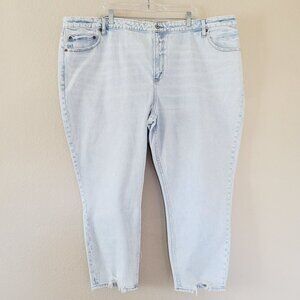 Abercrombie & Fitch Curve Love The Mom High Rise Jean Size 37 / 24 Light Wash